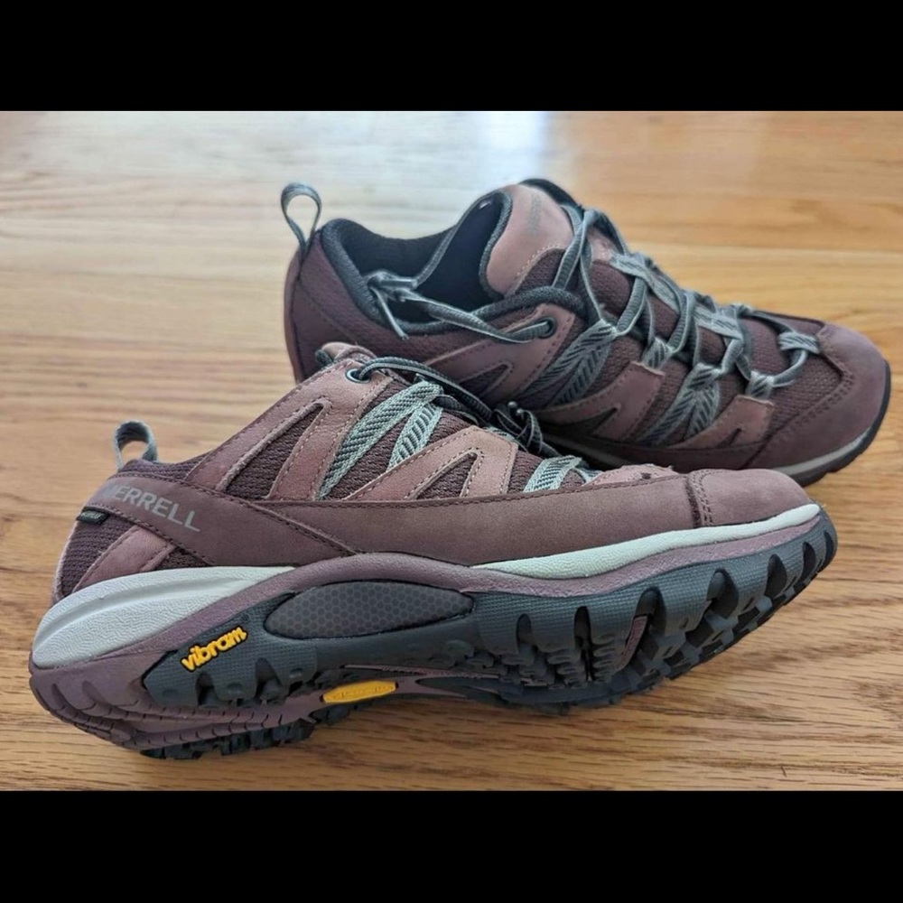 Merrel hiking shoes-women’s size 6